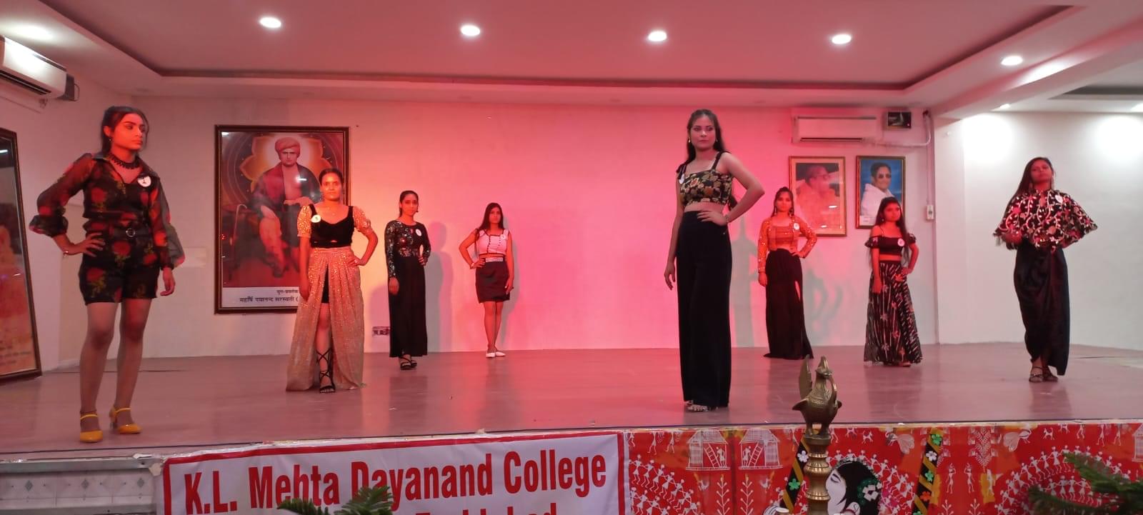 KL Mehta Dayanand College for Women Faridabad Teej Utsav photo 5
